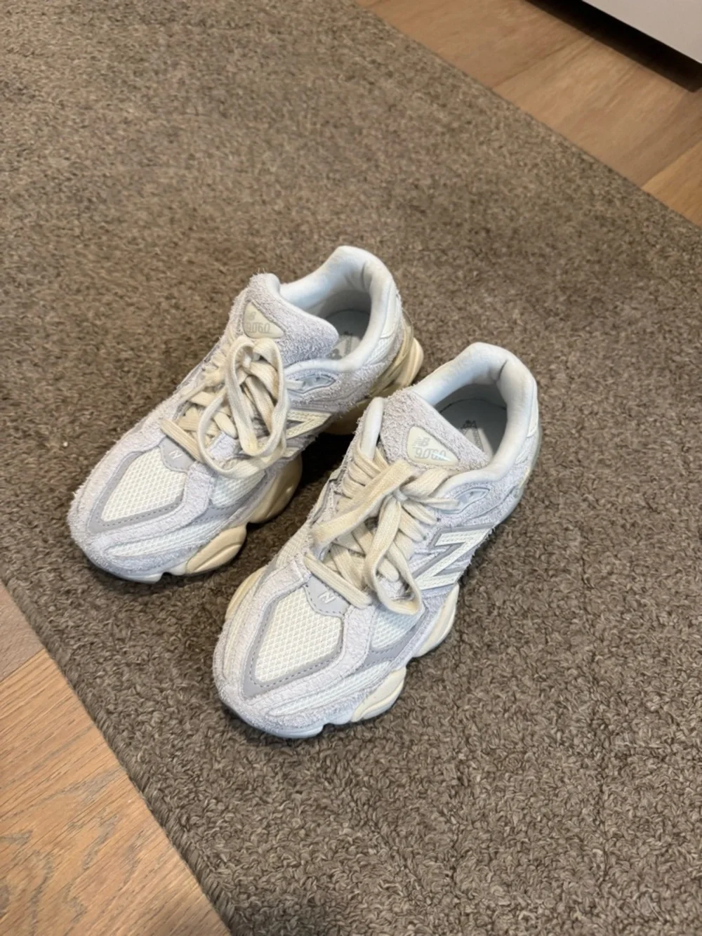 New Balance grey quartz size 5.5 - Picture 2 of 5